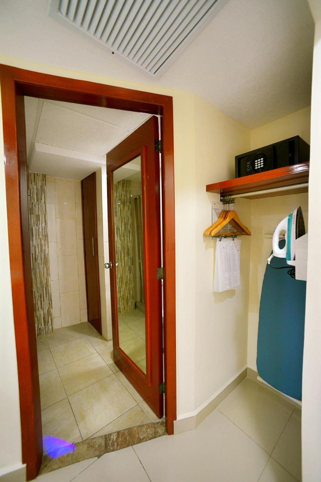 Hotel Hostal De Cortes Veracruz Bagian luar foto
